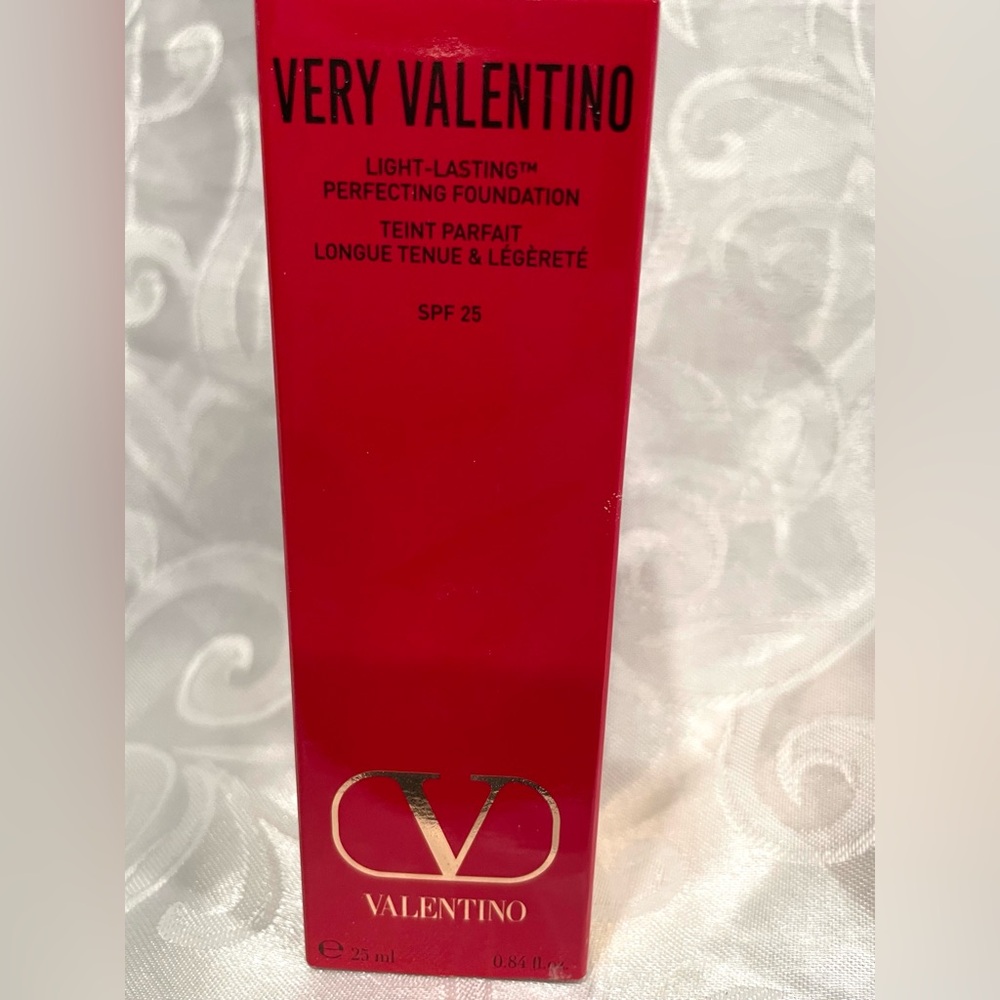 Valentino Very Valentino Foundation -Discounted! Missing Lid. LA1 - Picture 2 of 7
